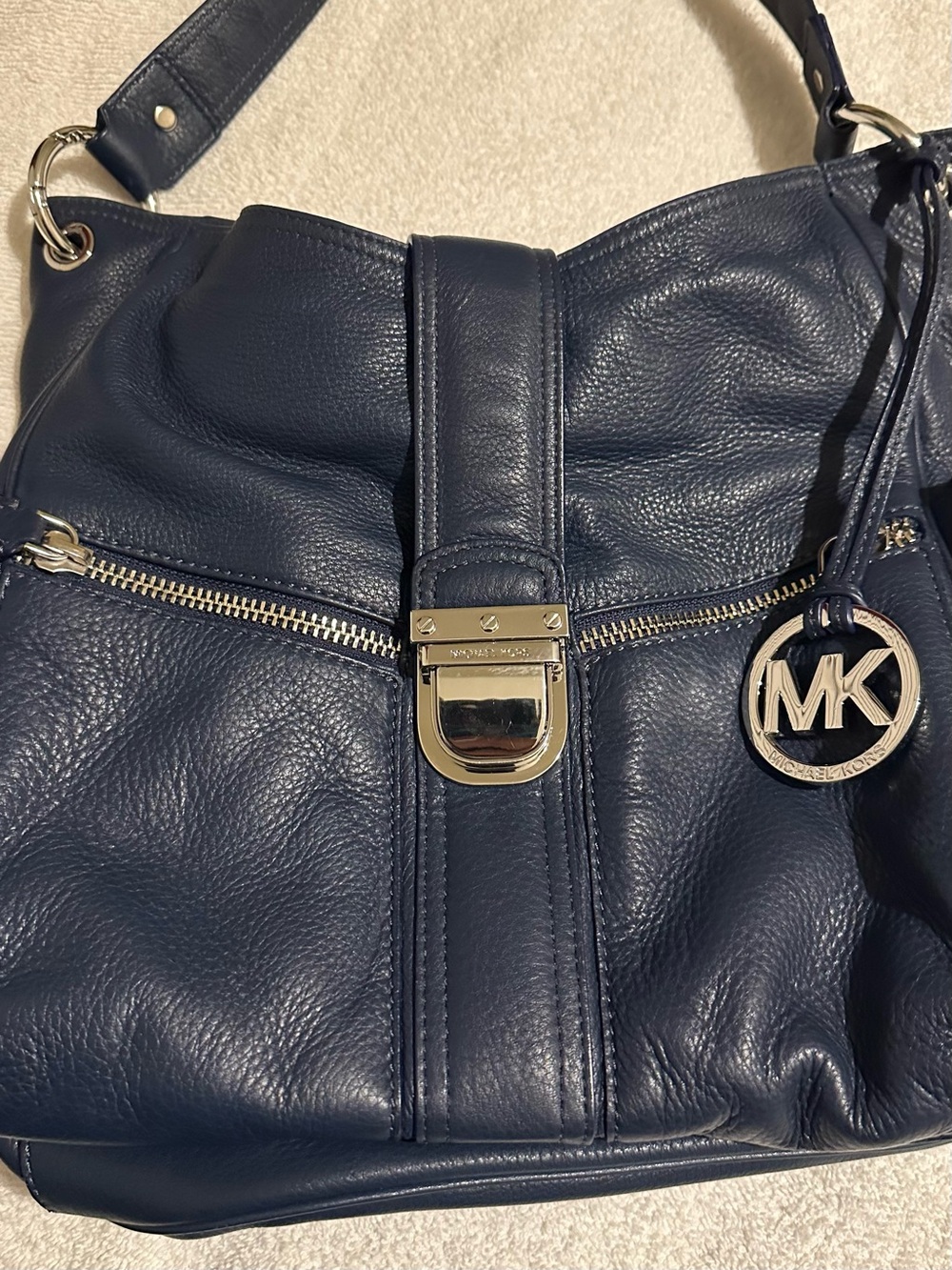Michael Kors Navy Pebbled Leather Hobo Shoulder Bag Silver Hardware EUC - Picture 2 of 12